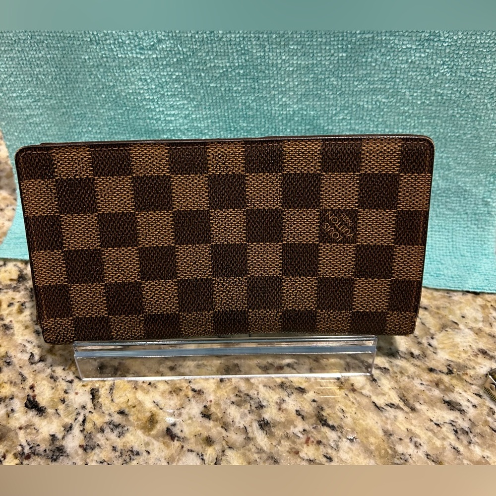 FIXER UPPER Authentic LV Wallet MI0837